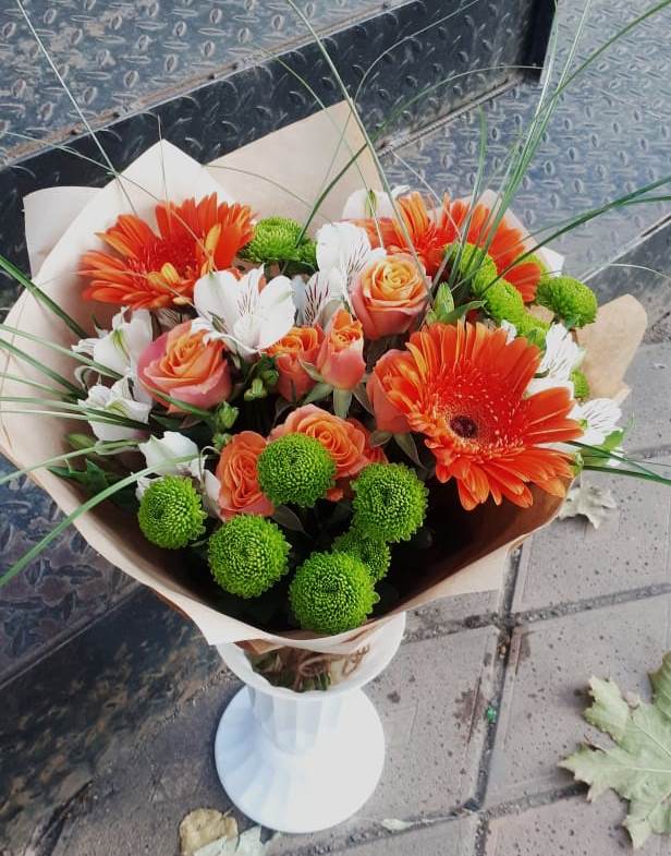 Букет цветов из: Герберы, Хризантемы, Альстромерии и Розы в Ганусово