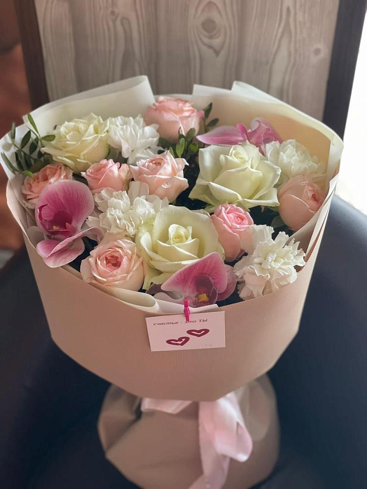 Букет цветов из: Орхидеи, Розы и Гвоздики в Ганусово