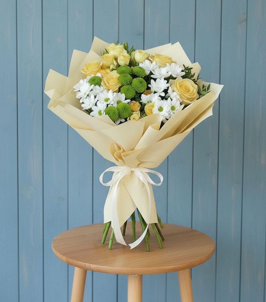 Букет цветов из: Хризантемы и Розы в Ганусово