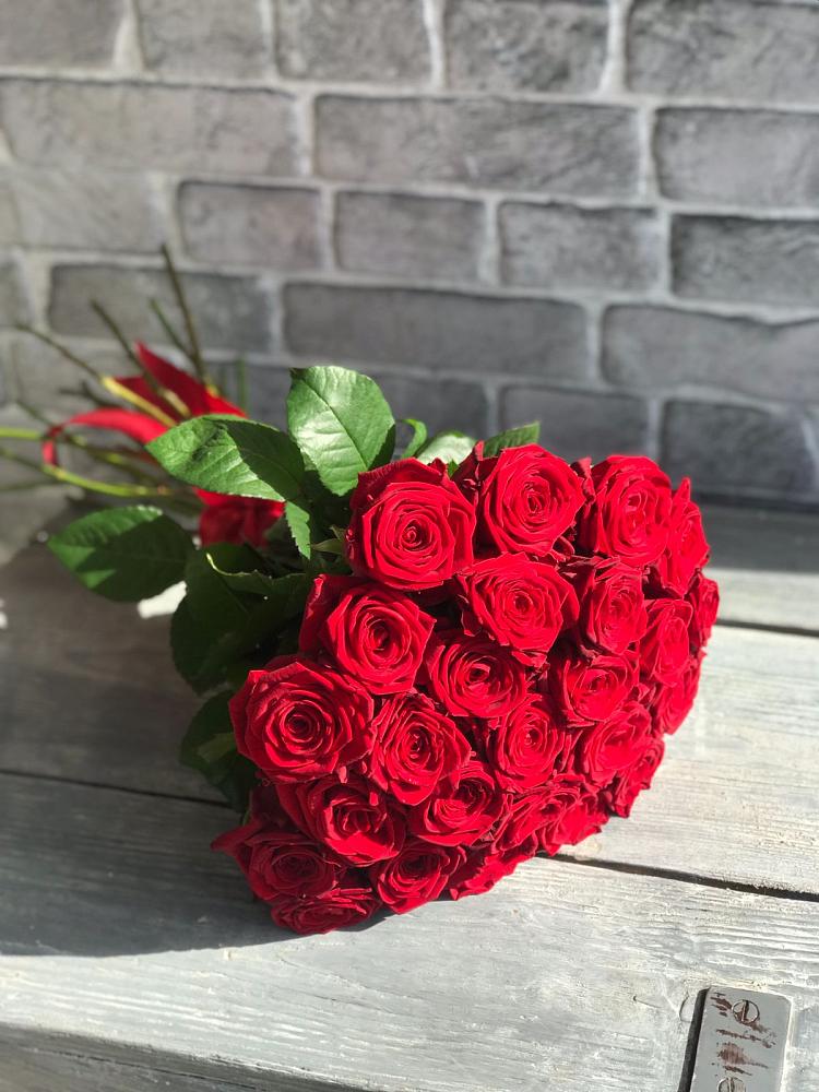 Букет Красные розы Фридом в Ганусово