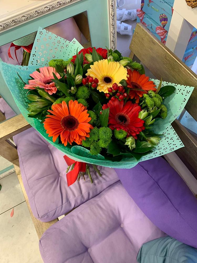 Букет цветов из: Герберы, Хризантемы и Альстромерии в Ганусово