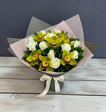 Букет цветов из:  Орхидеи и Розы в Ганусово