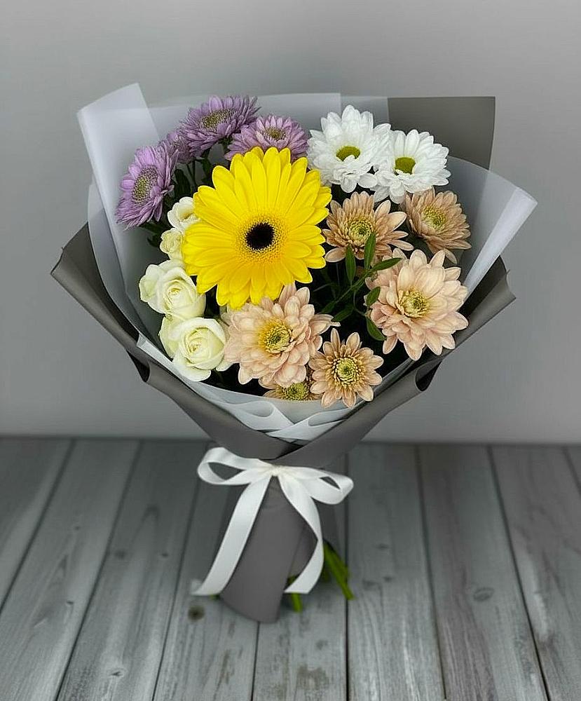 Букет цветов из: Розы, Герберы и Хризантемы в Ганусово