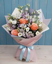 Букет цветов из:  Лизиантусы, Розы, Альстромерии и Гипсофила в Ганусово