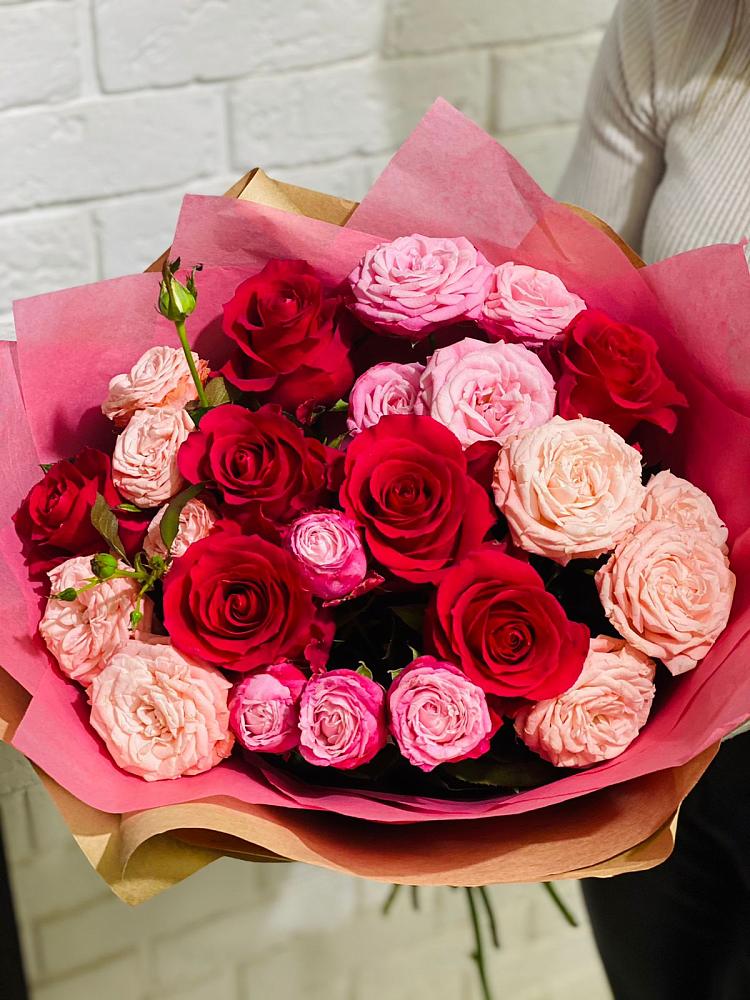 Букет цветов из: Розы в Ганусово