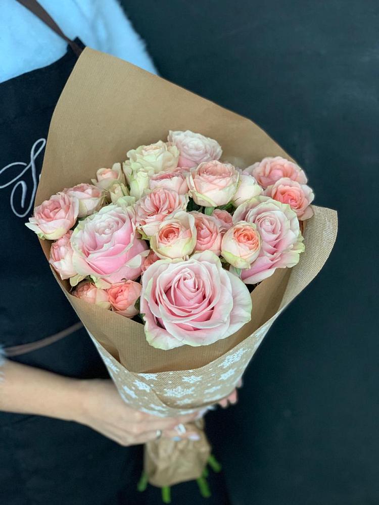 Букет цветов из: Хризантемы и Розы в Ганусово