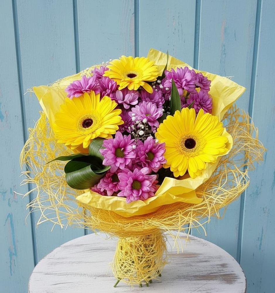 Букет цветов из: Хризантемы и Герберы в Ганусово