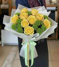 Букет цветов из:  Хризантемы и Розы в Ганусово