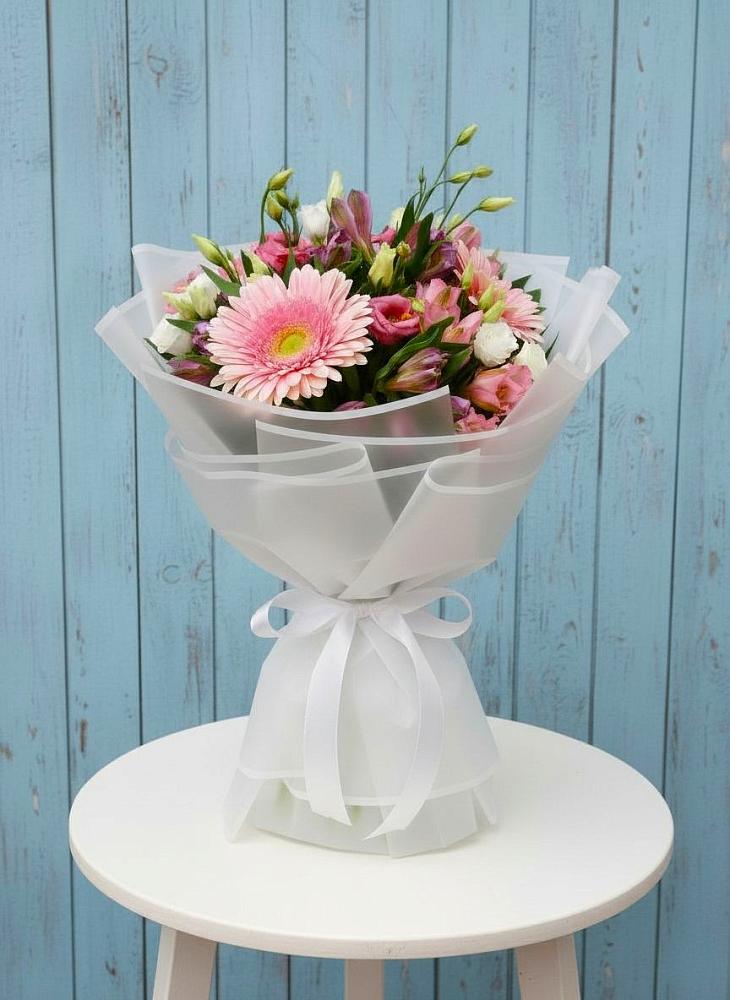 Букет цветов из: Герберы, Альстромерии и Лизиантусы в Ганусово