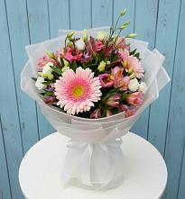 Букет цветов из:  Герберы, Альстромерии и Лизиантусы в Ганусово