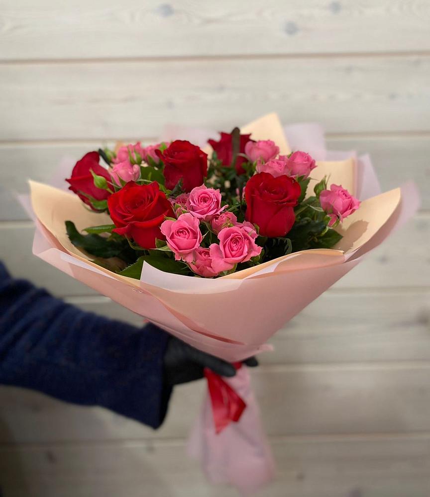 Букет цветов из: Розы в Ганусово