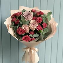 Букет цветов из:  Гвоздики и Розы в Ганусово