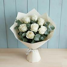 Букет Белые розы в Эвкалипте в Ганусово