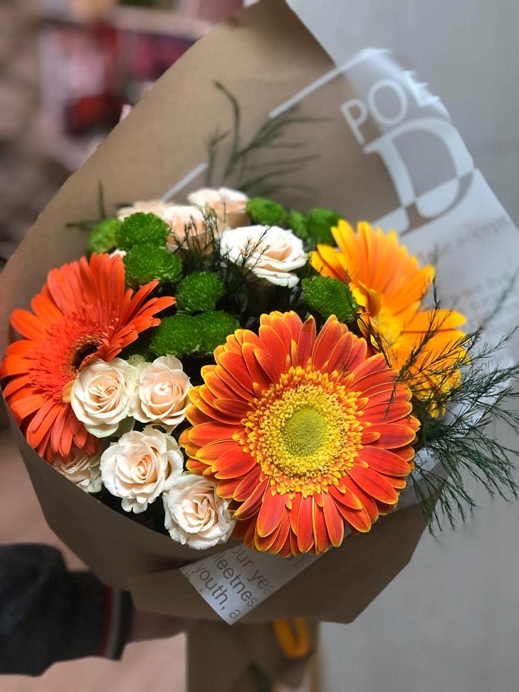 Букет цветов из: Герберы, Хризантемы и Розы в Ганусово