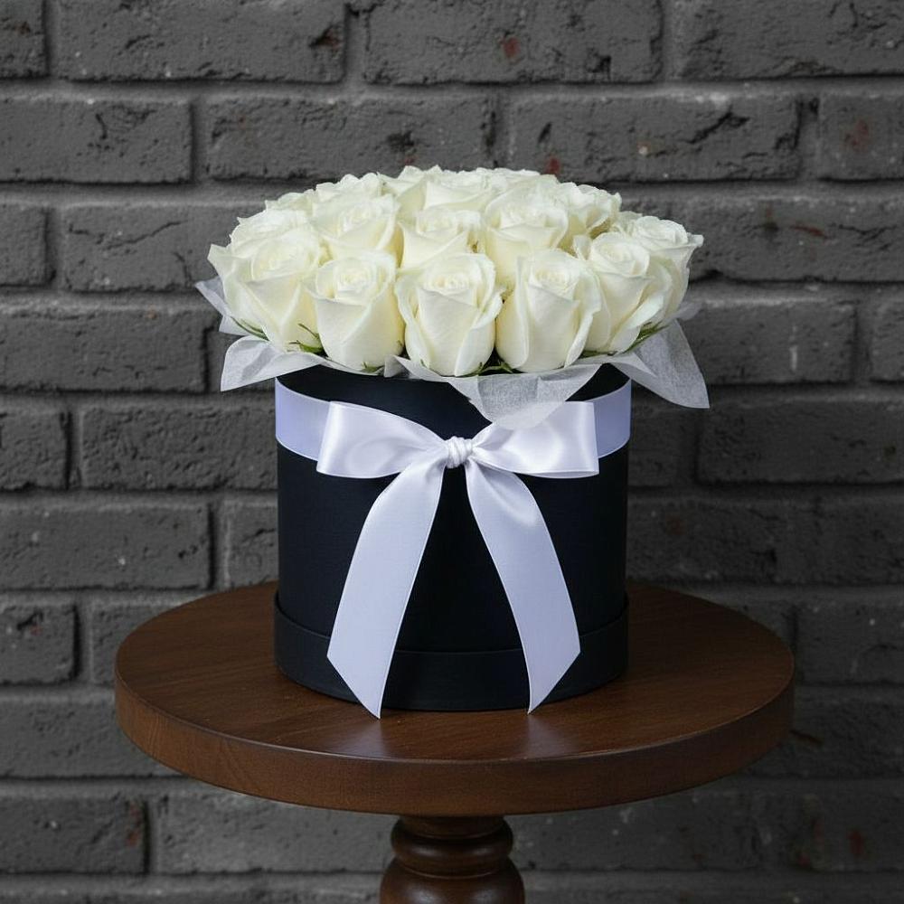 Цветочная композиция из Розы в шляпной коробке в Ганусово