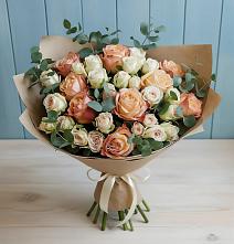 Букет цветов из:  Альстромерии и Розы в Ганусово