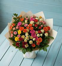 Букет Микс из разноцветных кустовых роз в Ганусово