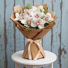 Букет цветов из:  Орхидеи и Розы в Ганусово
