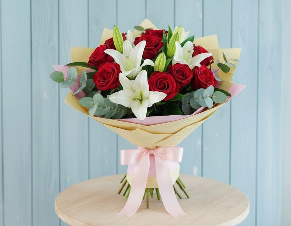 Букет цветов из: Лилии и Розы в Ганусово